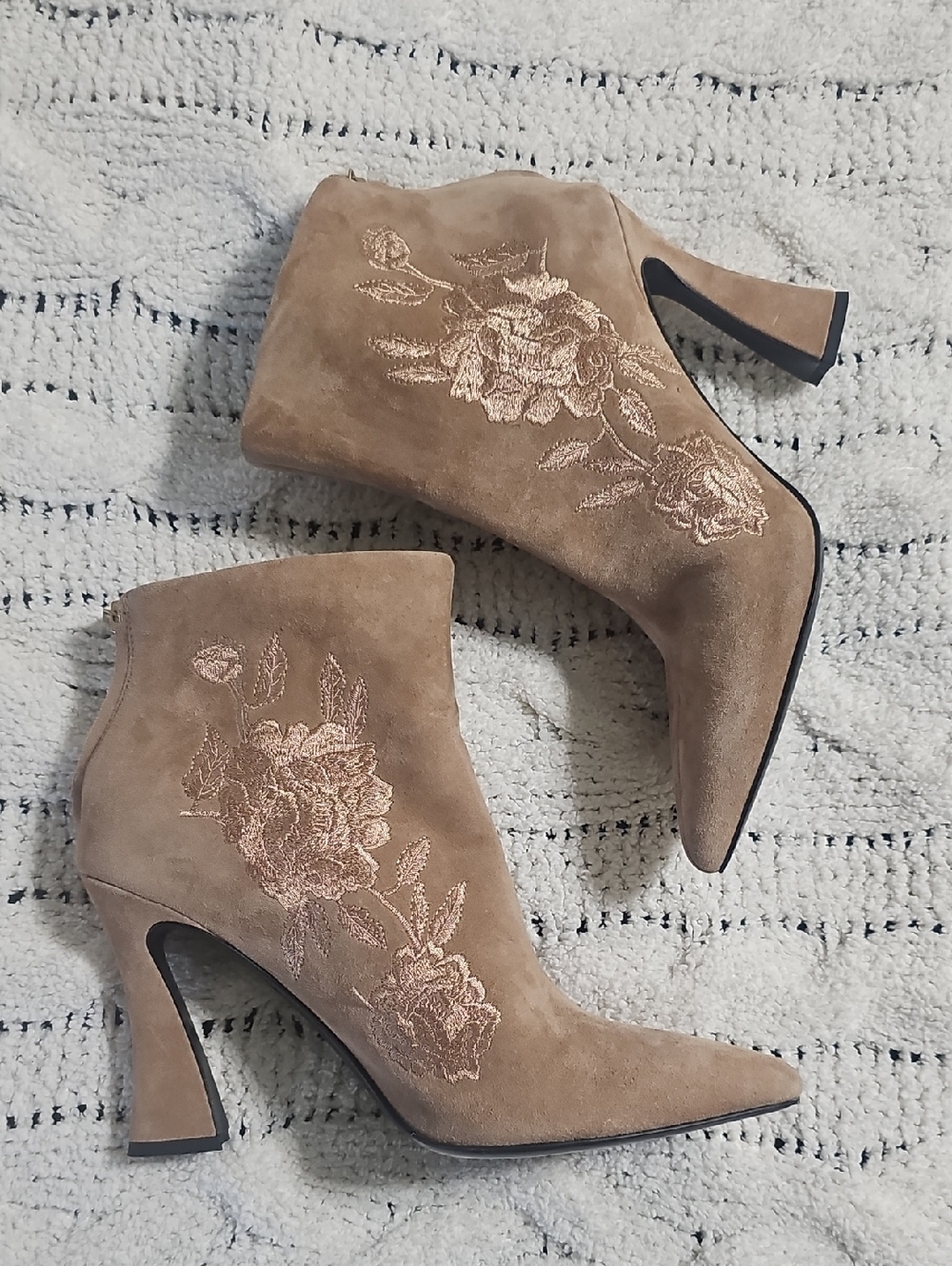 Natori Mitso Sugo Embroidered Heeled Ankle Booties